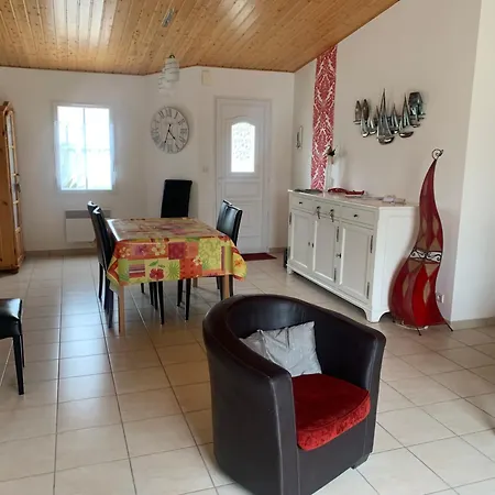 Maison De A 5 Kilometres Des Plages,calme Et Serenite *